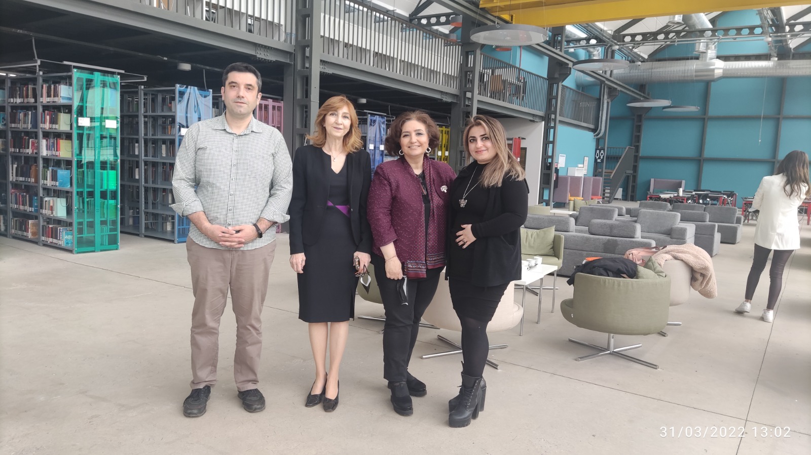 Kutuphane gezi-2.JPG (335 KB)