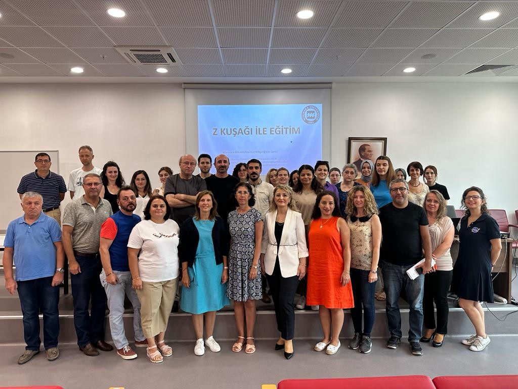 Eczacılık Fk. Hizmet İçi Eğitim Programı-2 foto.jpeg (230 KB)